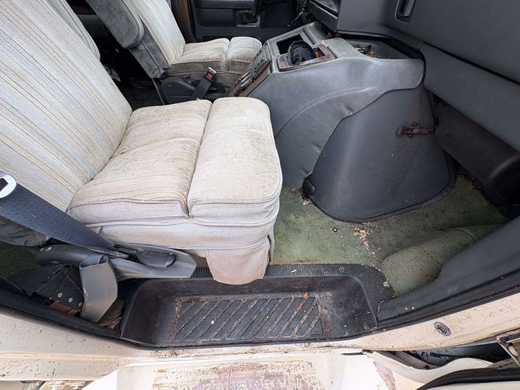 1992-ford-e350-image-25