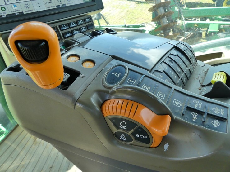 2020-john-deere-7r-210-image-15