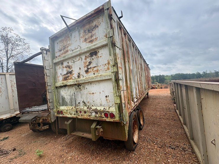 #41746-•-gilbreath-48'-steel-chip-trailer-vin:-1g9w045231b157743-image-3