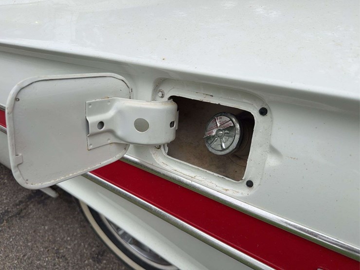 1961-chevrolet-impala-image-12
