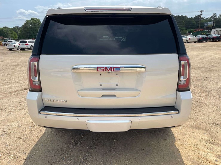 2015-gmc-yukon-denali-image-6