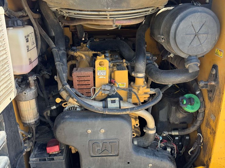 2015-caterpillar-279d-image-25