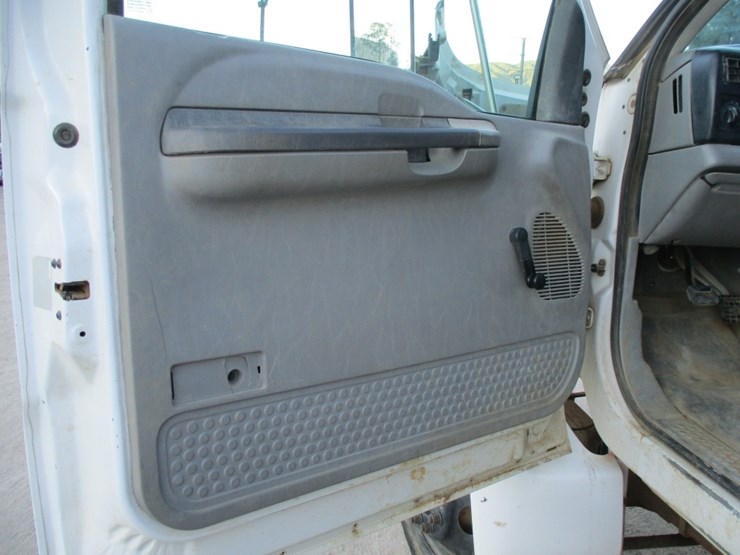 2001-ford-f750-xl-sd-image-14