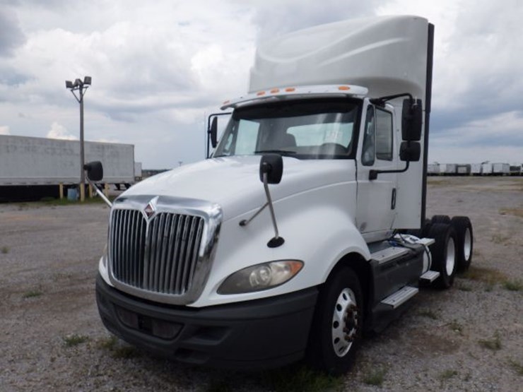 2015-international-prostar-image-1