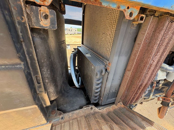 new-holland-7740-image-45