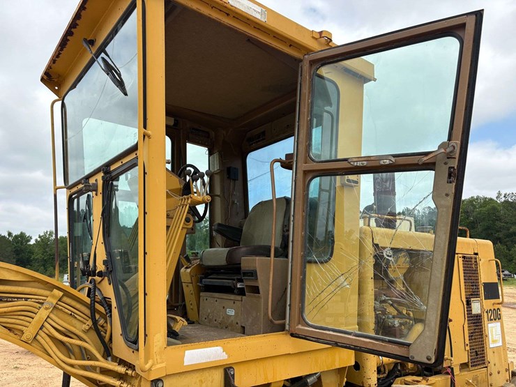 caterpillar-120-image-70
