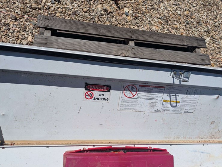 weather-guard-truck-toolbox-+-emergency-triangles-image-6