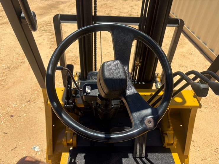 caterpillar-gp15-image-10