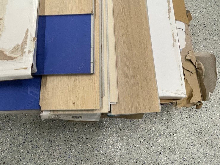 #8608-•-laminate-flooring-image-8