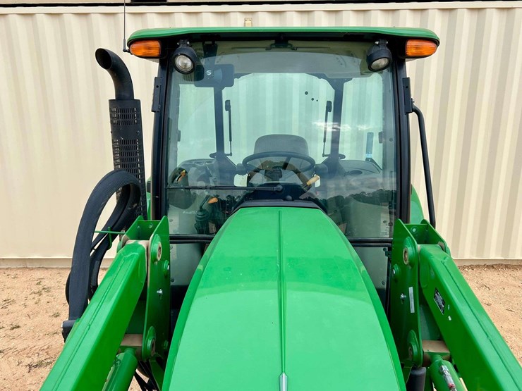 2025-john-deere-5055e-image-8