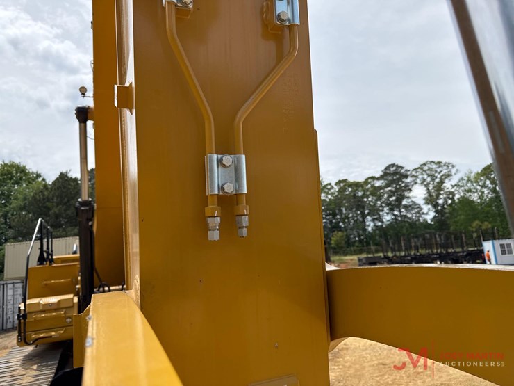 caterpillar-350-image-12