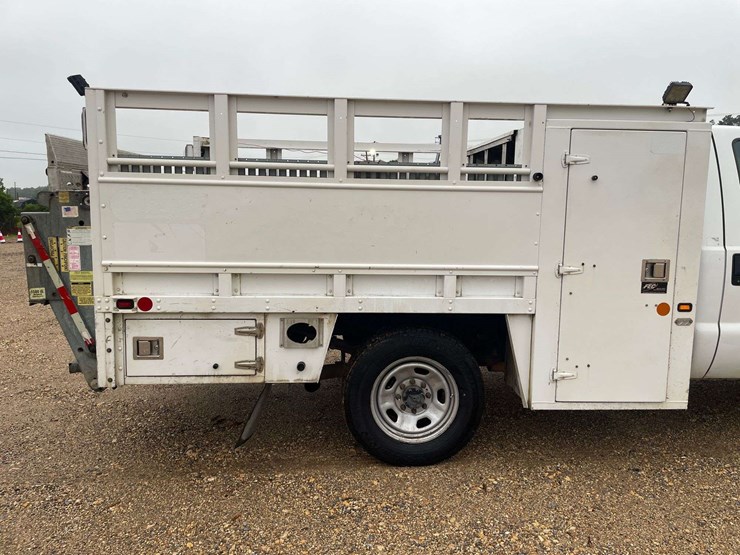 2016-ford-f350-xl-image-15