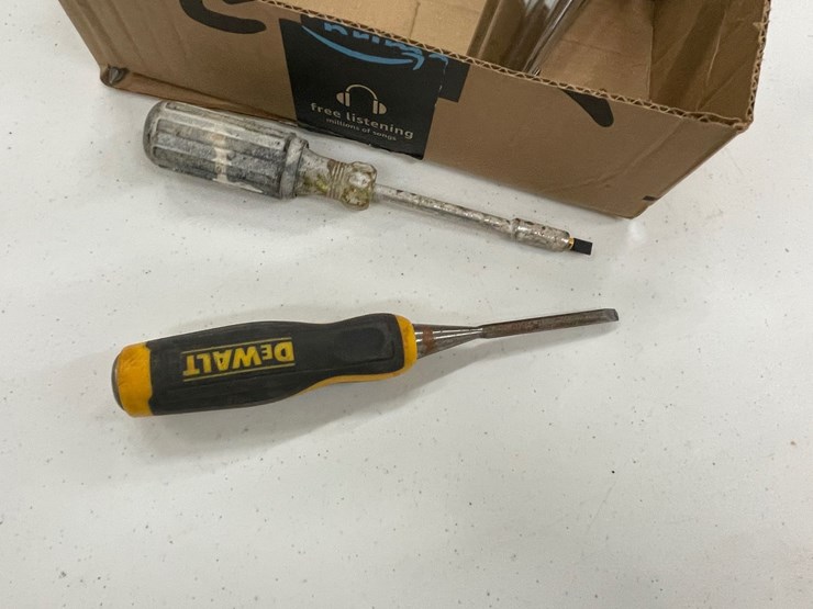 #8613-•-(2)-staple-guns-image-9
