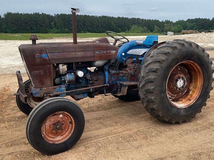 ford-4000-image-1