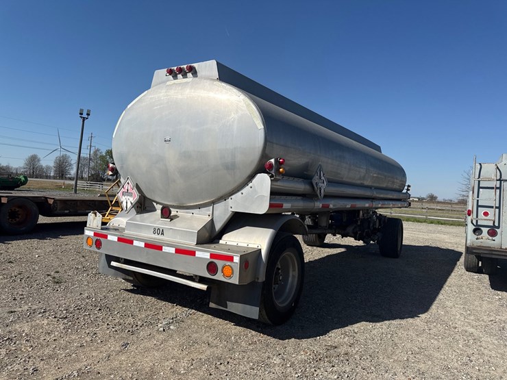 #42730-•-1996-weld-it-s/a-5400gal-fuel-trailer-1w9t23269tl010011-inv#-42730-image-3