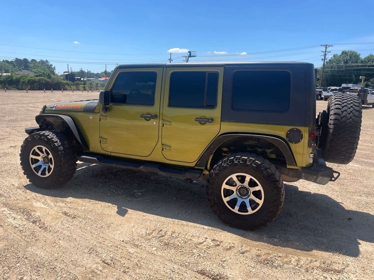 2010-jeep-wrangler-image-2