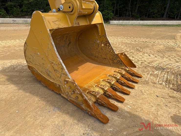 caterpillar-350-image-14