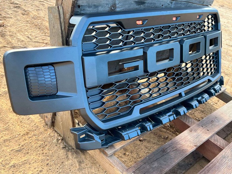 2018-ford-f150-raptor-image-3