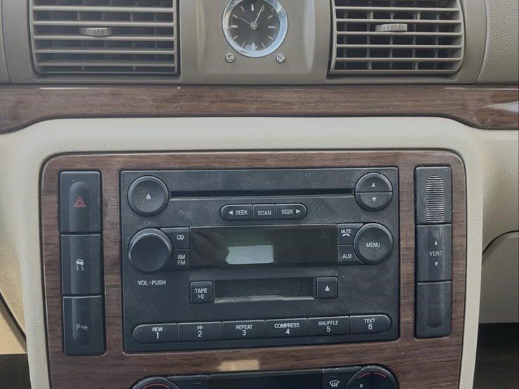 2004-ford-freestar-image-7