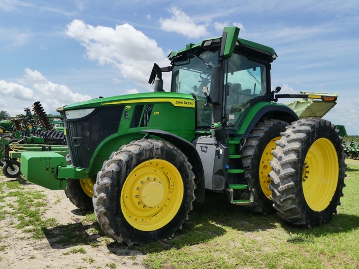 2020-john-deere-7r-210-image-17