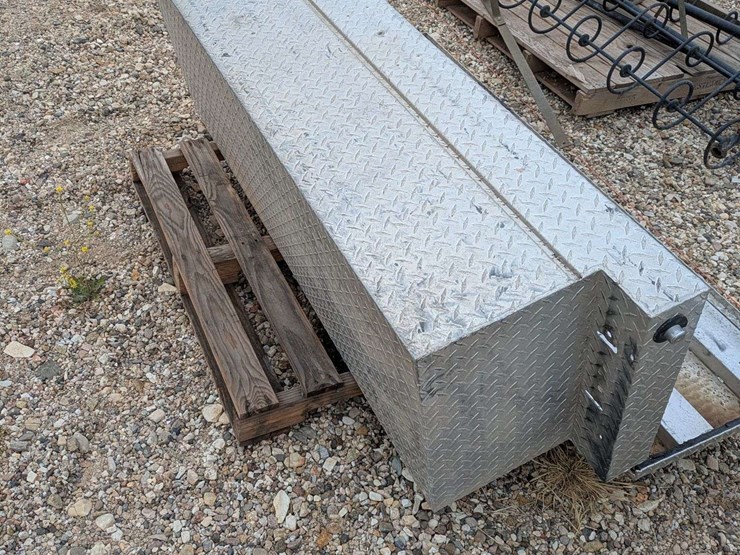 used-aluminum-truck-tool-box-image-2