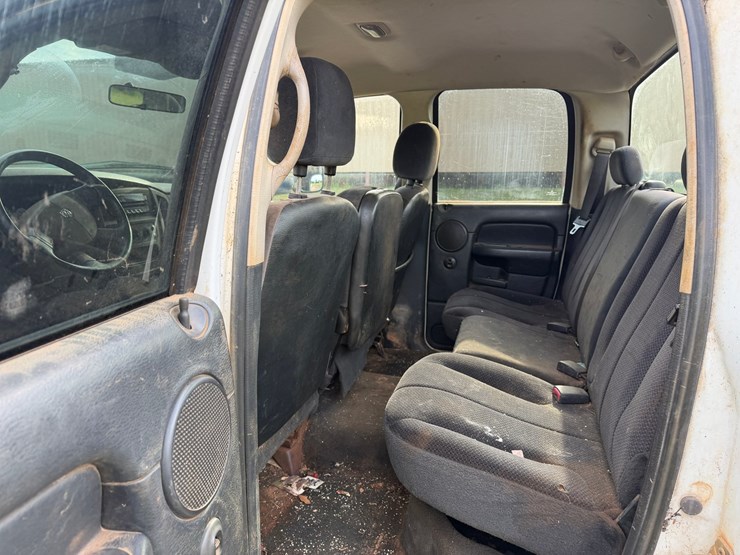 #501-•-2004-dodge-ram-pickup-truck-diesel-image-13