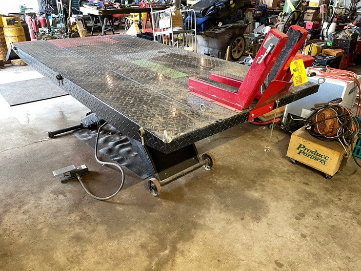 #1813-•-direct-lift-motorcycle/atv-air-actuated-lift-table-image-1