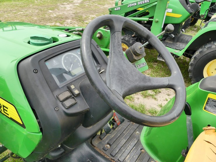 john-deere-3032e-image-12