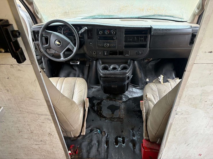 2018-chevrolet-express-3500-image-20
