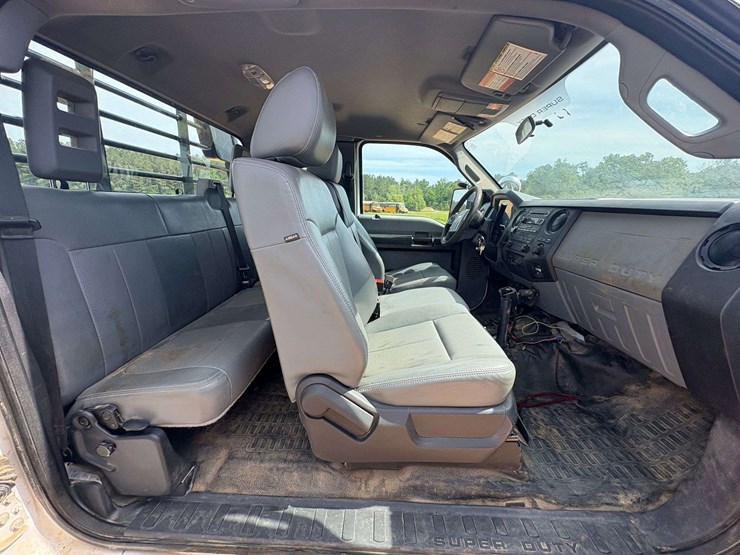 2014-ford-f550-image-19