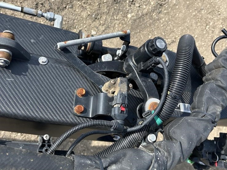 2020-john-deere-r4045-image-110