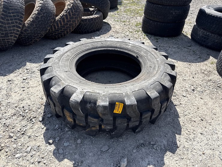 #42768-•-unused-akuret-15.5-25-tractor-tire-inv#-42768-image-1