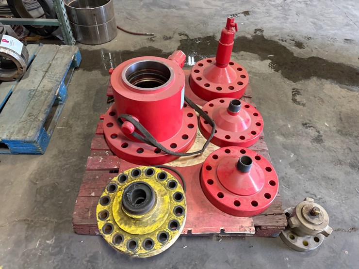 8-3/4”-well-head-w/-(3)-landing-flanges-&-(1)-test-flange-image-1