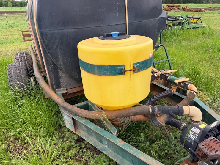 #530-•-1600-gallon-nurse-tank-trailer-with-pump-image-6