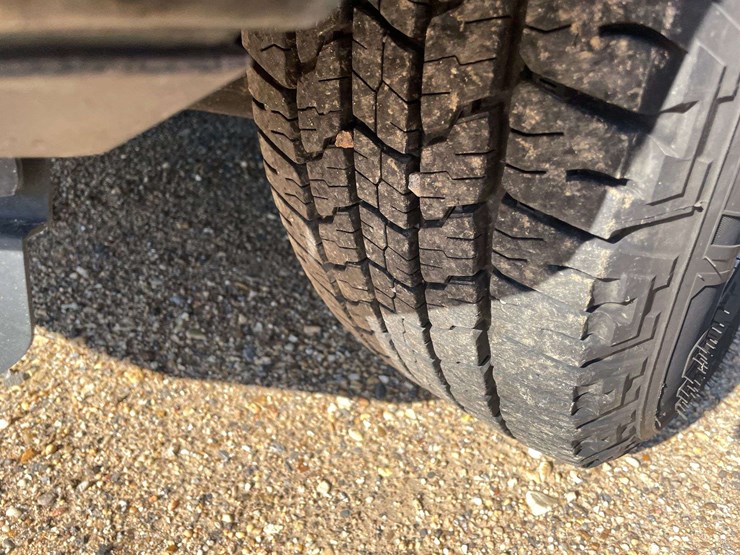 2016-ford-f150-xl-image-19