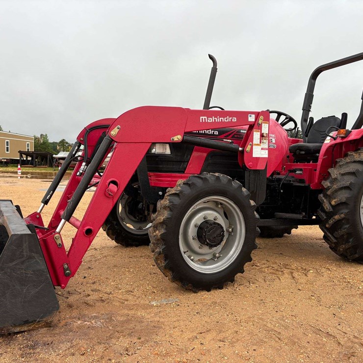 MAHINDRA 5555