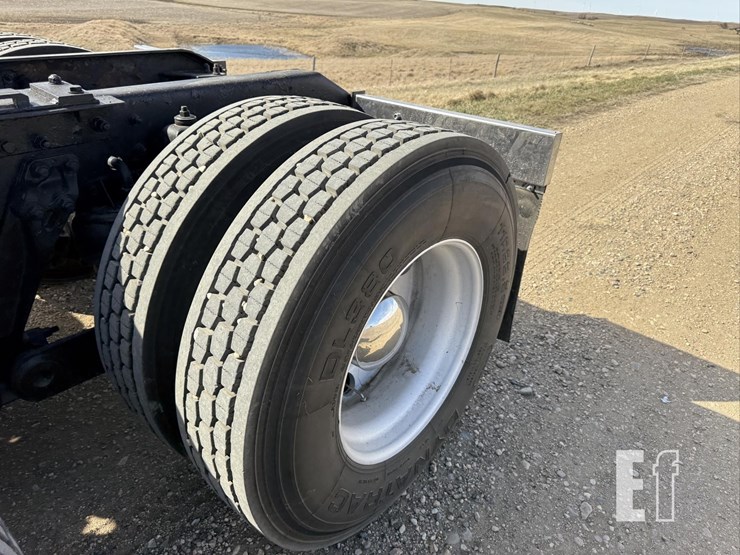 2001-kenworth-w900-image-42