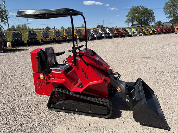 #232-•-unused-agt-sda-140t-mini-ride-on-skid-steer-loader-image-4
