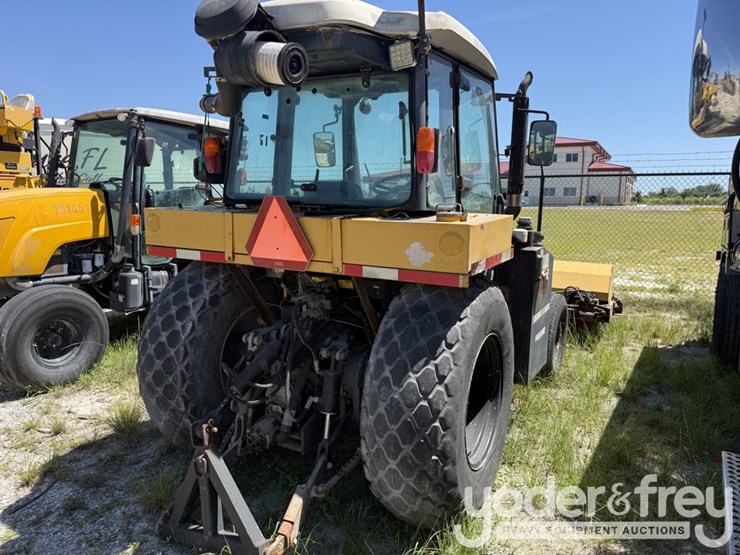 2015-massey-ferguson-4-image-4