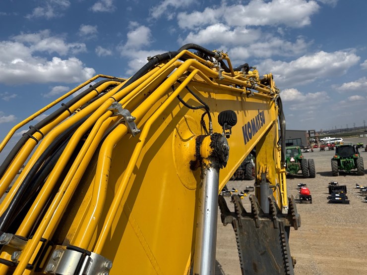 2023-komatsu-pc210-image-39