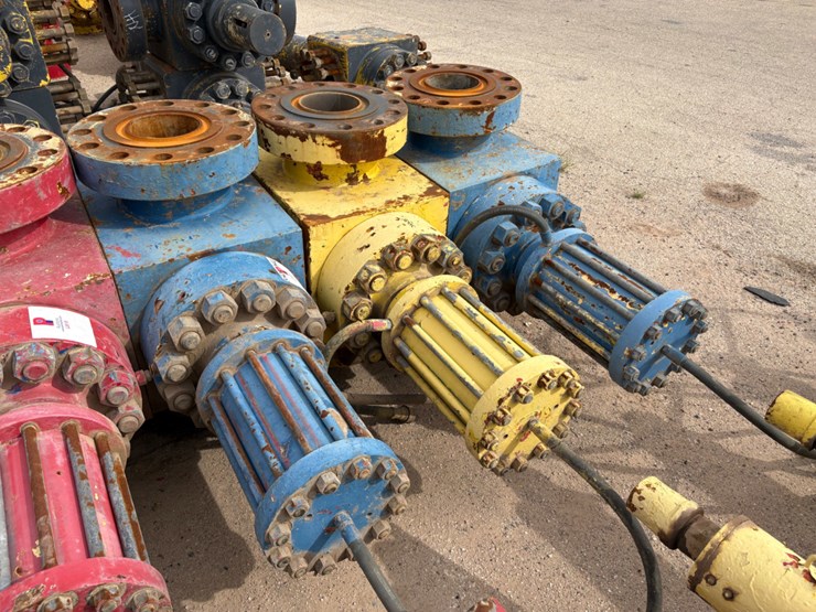 (3x$)-(3)-7-1/16”-10k-hydraulic-frac-valves-image-4