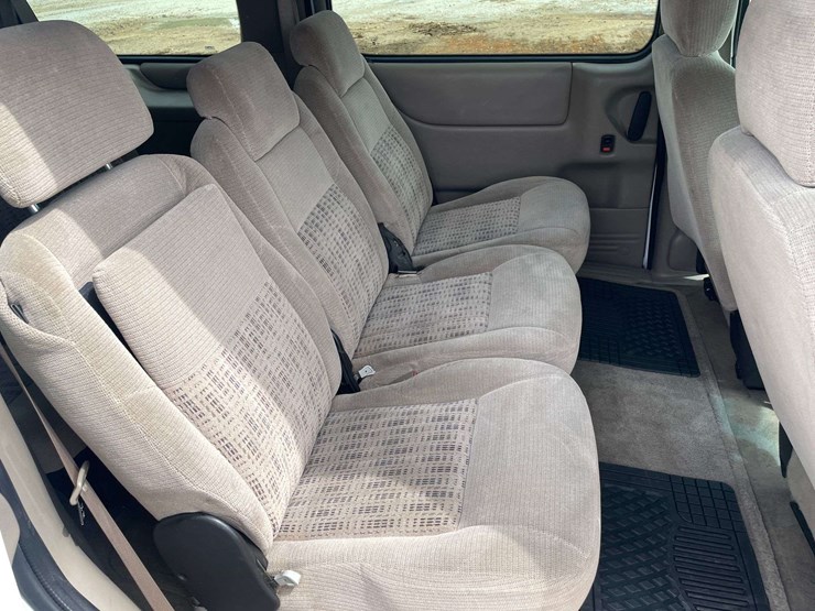 2004-chevrolet-venture-image-16