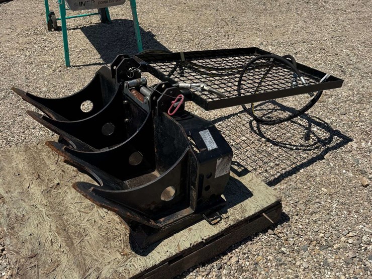 titan-15k-lb.-skid-steer-recovery-winch-image-3