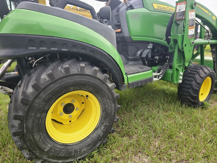 2018-john-deere-1025r-image-7