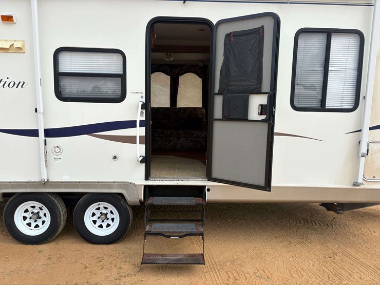 2004-citation-s27j-bumper-pull-travel-trailer-image-18