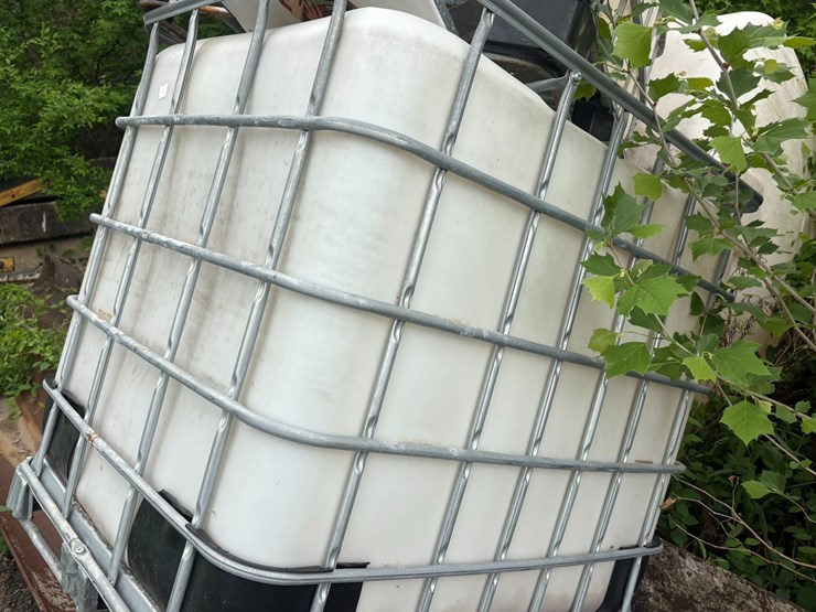#23983-•-lot-of-(13)-poly-tanks-w/-cage-image-6