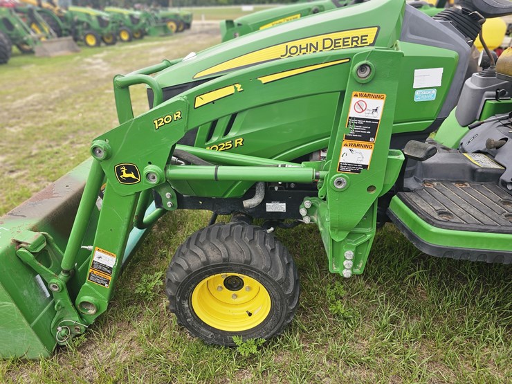 2018-john-deere-1025r-image-9