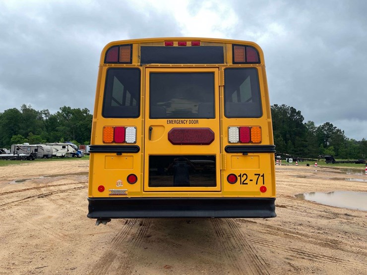 2012-freightliner-b2-image-6