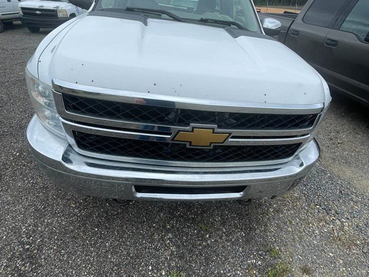 2012-chevrolet-2500-image-18