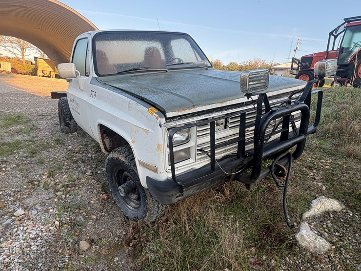 #23974-•-inop-1984-chevrolet-military-truck-4x4-pickup-vin:-1gchd34j7ff338030-image-2